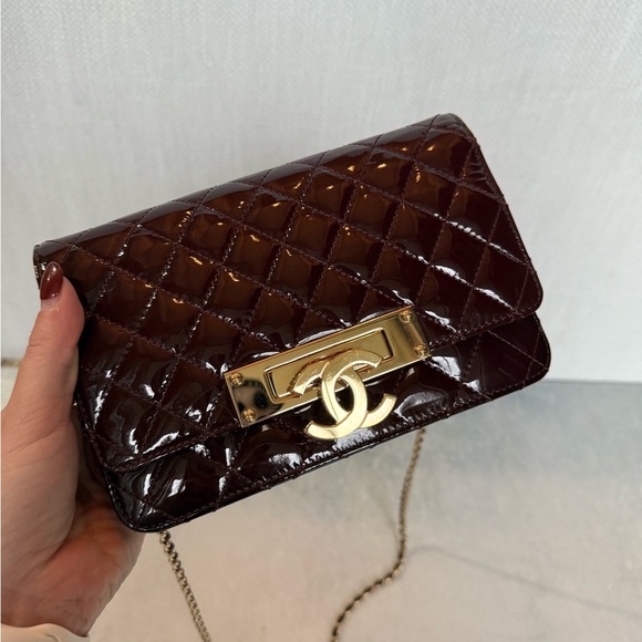 🍇CC WOC🍇Chanel cc burgundy patent leather wallet on chain - Picture 2 of 10